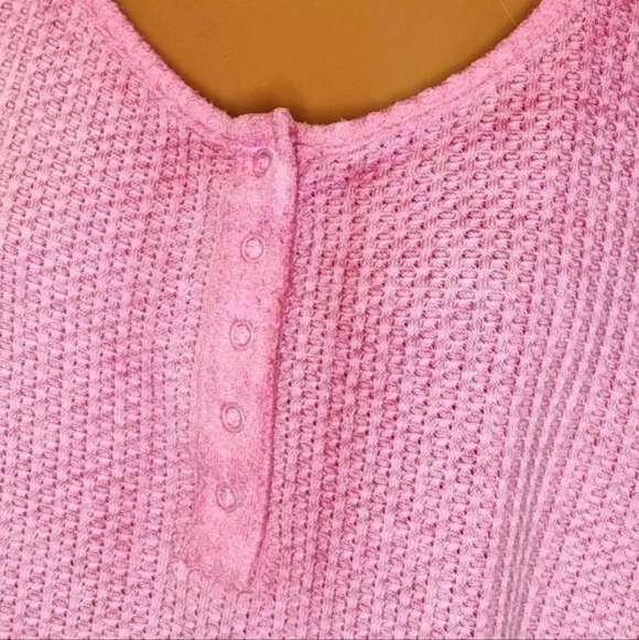 Torrid Thermal Henley Top Woman Plus 6X Ombre Pink Waffle Knit Wide Sloughy Neck - Picture 9 of 12